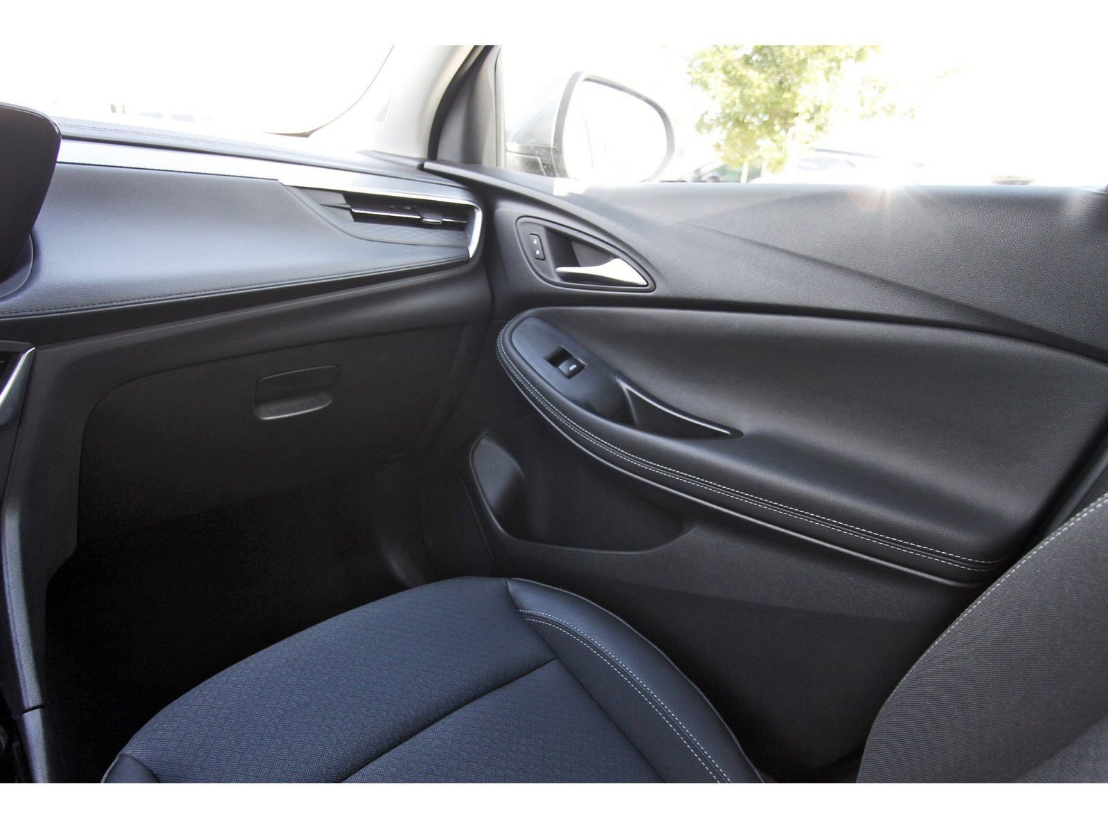 Used 2024 Buick Encore GX Preferred FWD image 13