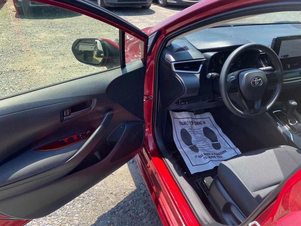 Used 2024 Toyota Corolla LE image 9