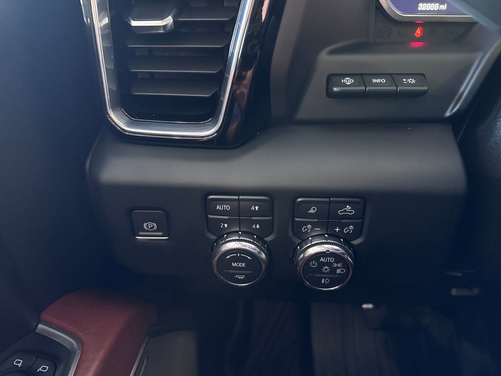 Used 2024 GMC Sierra 3500 Denali Ultimate image 22