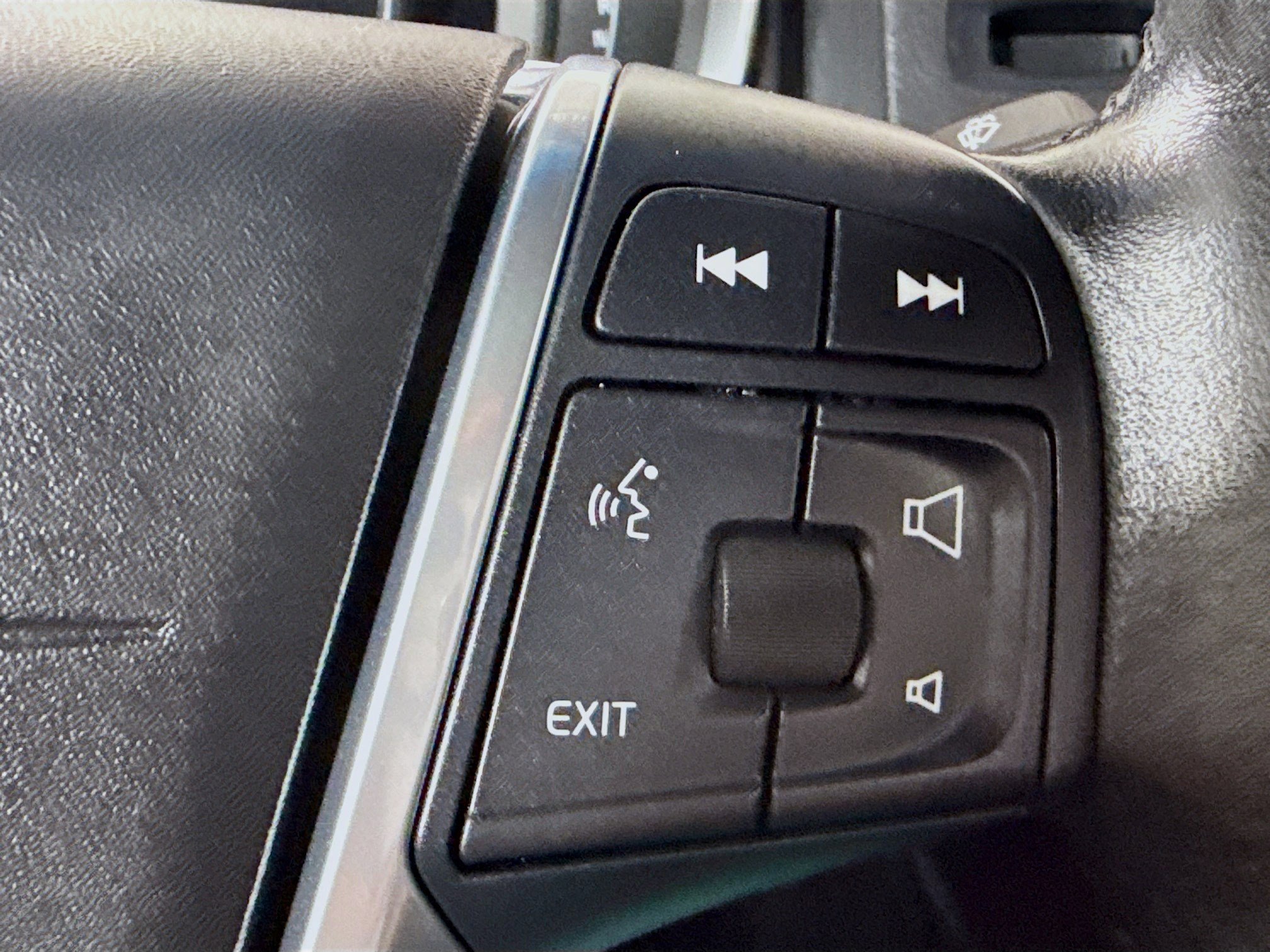 Used 2016 Volvo S60 T5 Premier w/ Convenience Package image 15