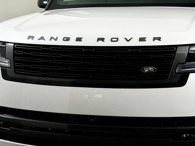Used 2024 Land Rover Range Rover SE AWD/4WD image 12