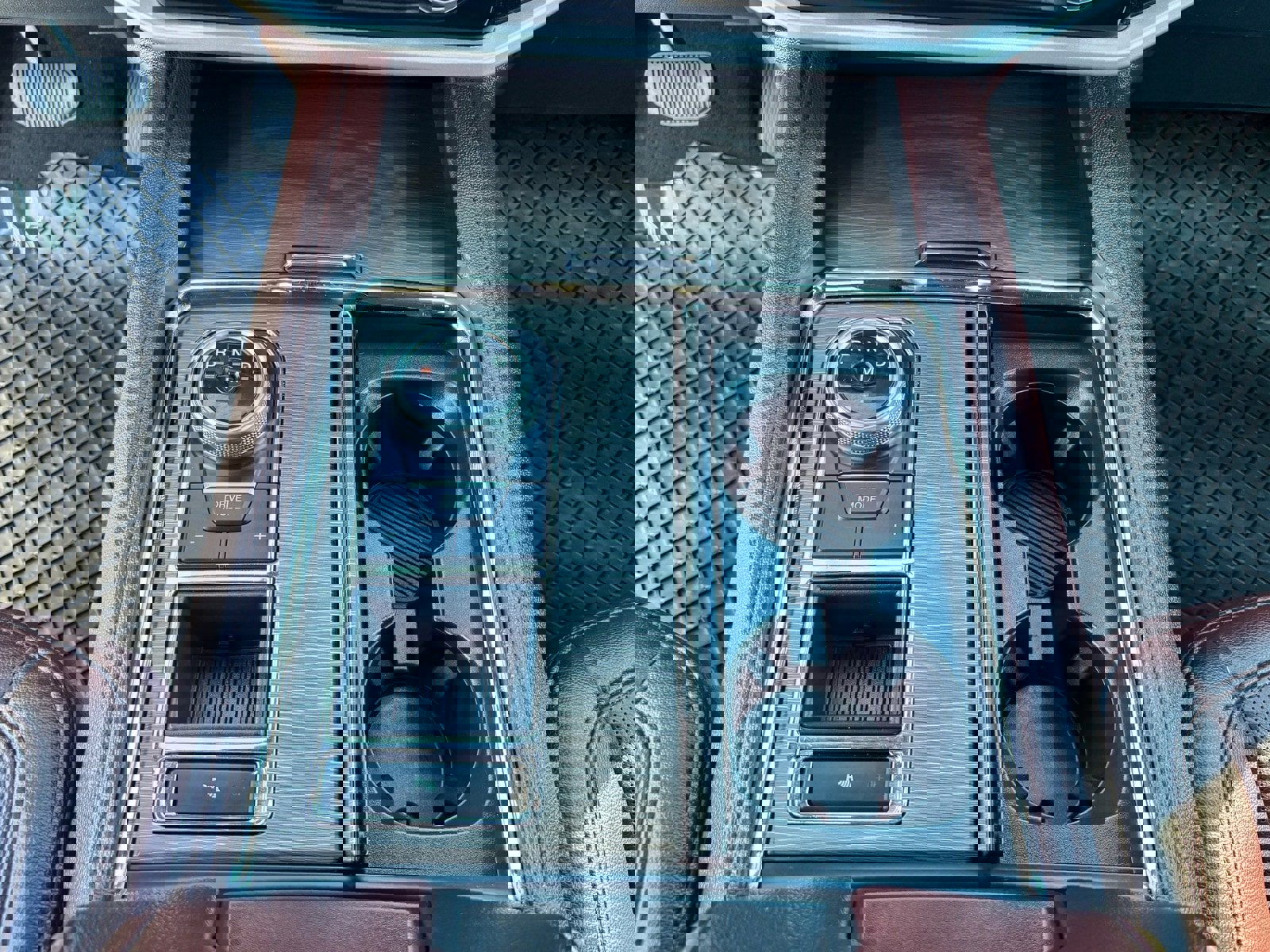 Used 2024 Ford Expedition Limited image 26