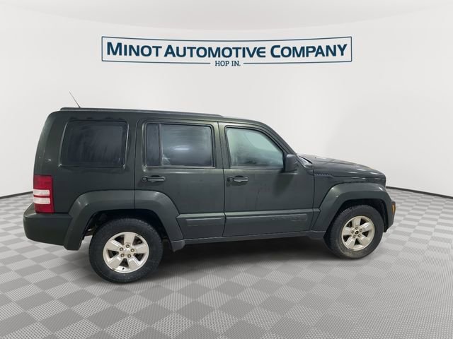 Used 2011 Jeep Liberty Sport image 9