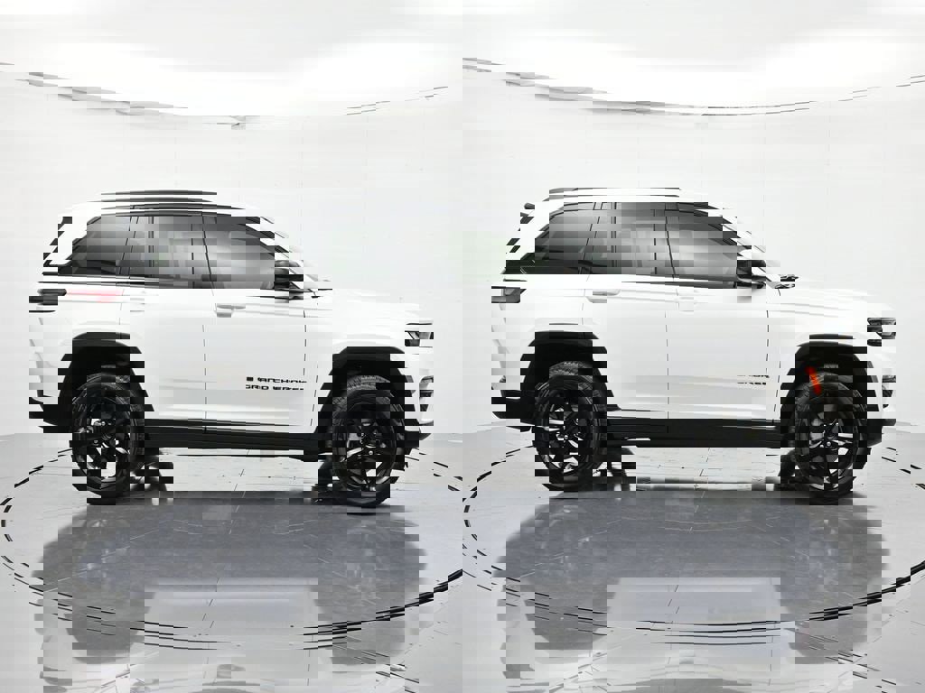 New 2025 Jeep Grand Cherokee Limited image 5