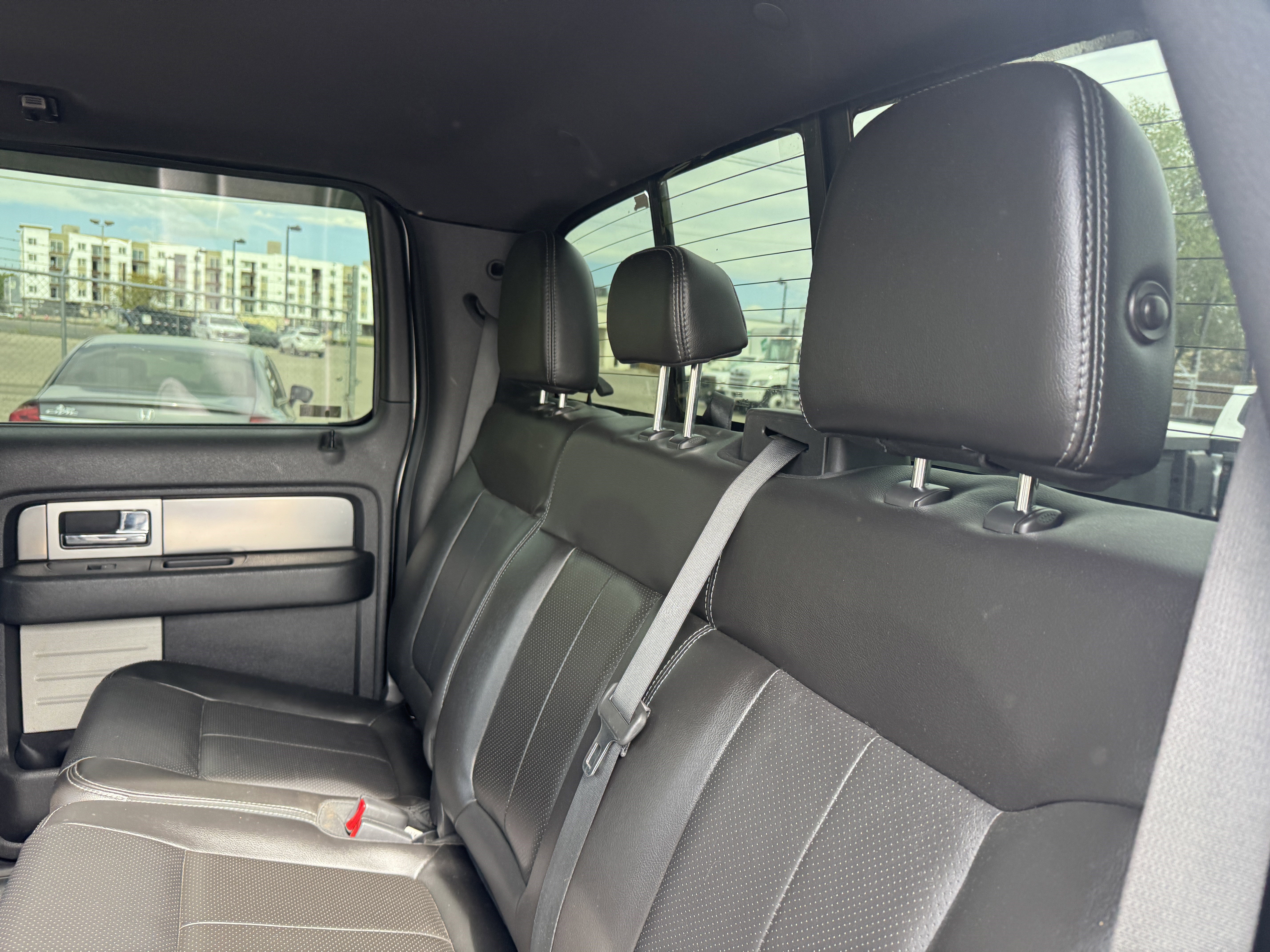 Used 2014 Ford F150 FX4 w/ Equipment Group 402A Luxury AWD/4WD image 25