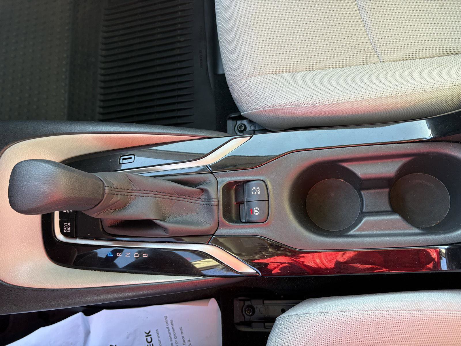 Used 2022 Toyota Corolla LE image 16