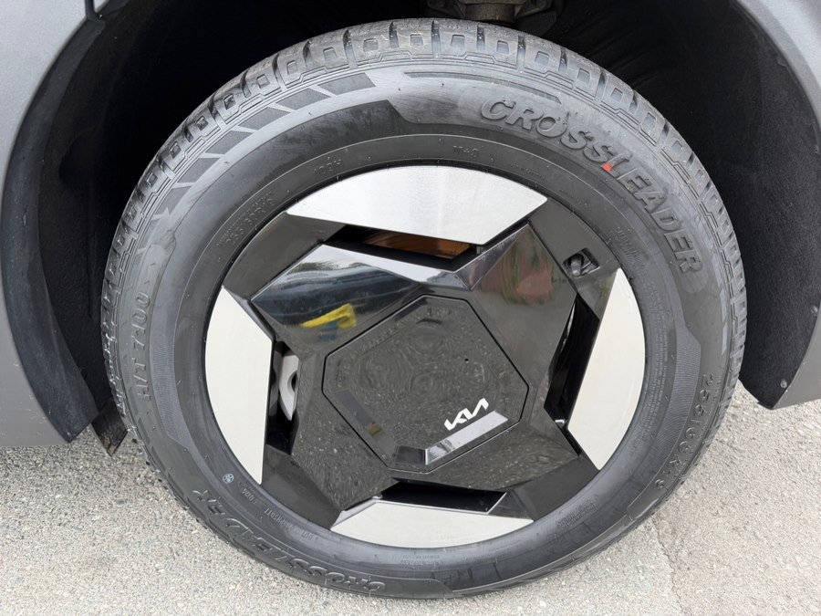 Used 2024 Kia EV9 Light Long Range RWD image 61