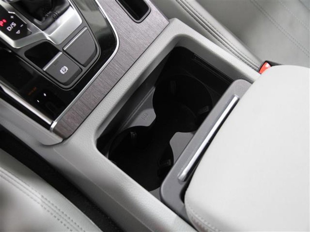 Used 2022 Audi Q5 2.0T Premium w/ Convenience Package image 15