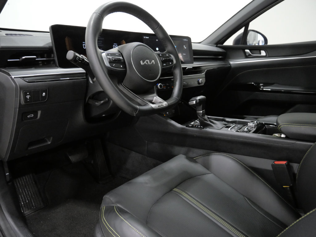 Used 2025 Kia K5 GT FWD image 12