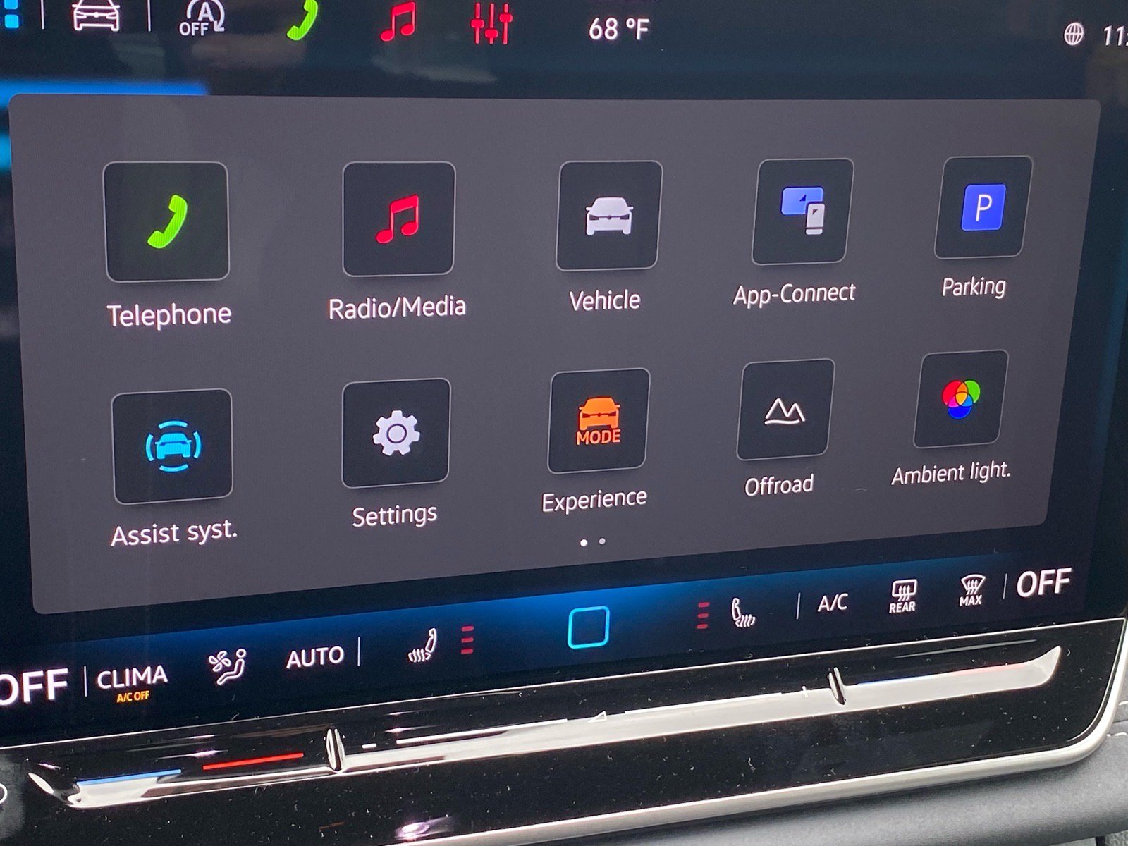 New 2026 Volkswagen Tiguan SE R-Line AWD/4WD image 9