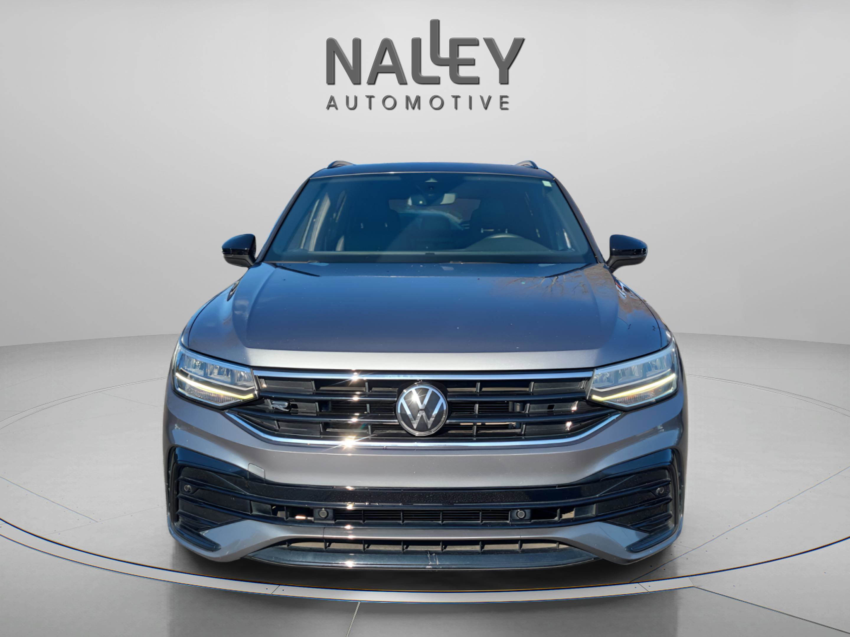 Used 2023 Volkswagen Tiguan SE R-Line image 8