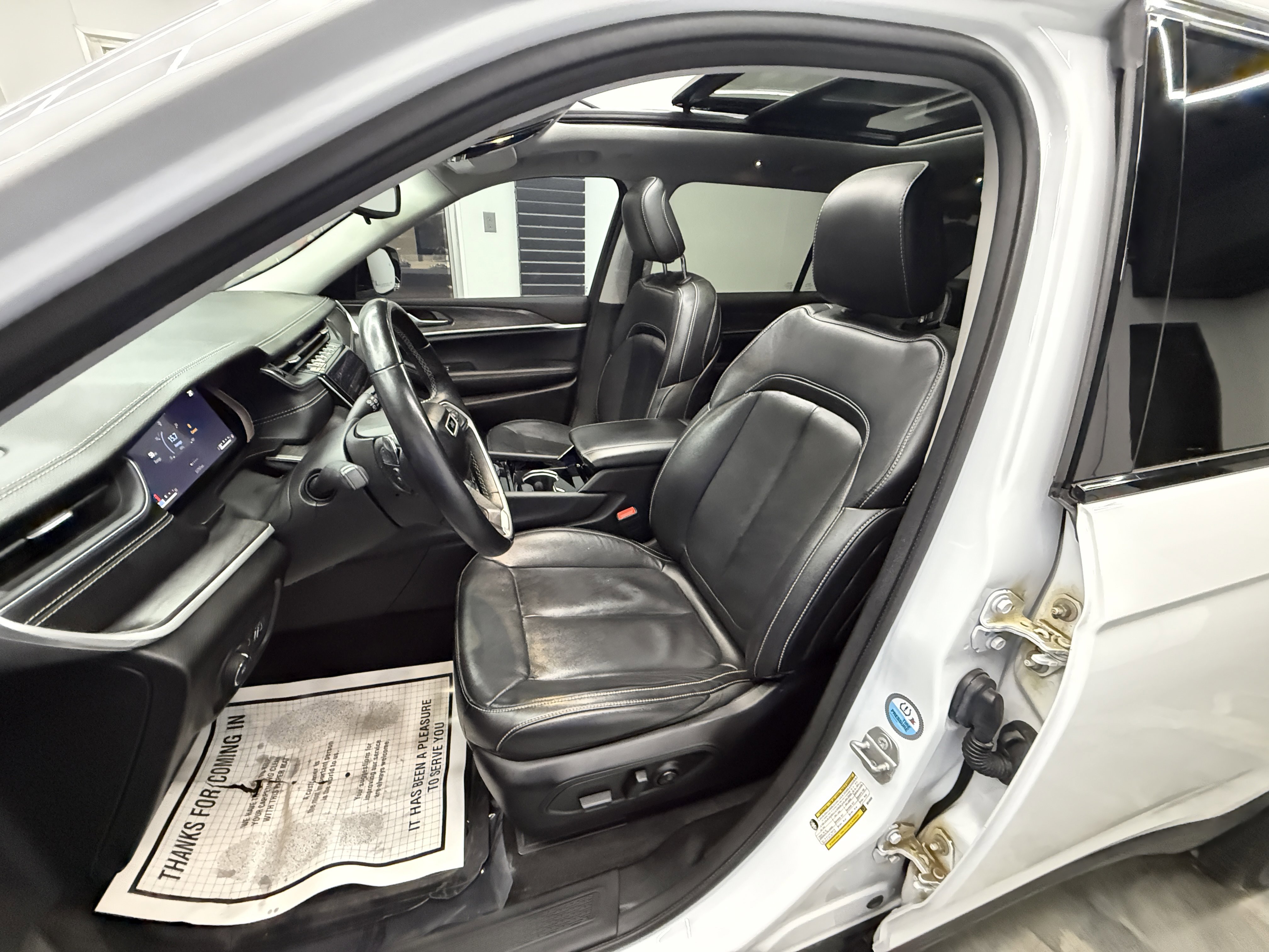 Used 2021 Jeep Grand Cherokee L Limited w/ Luxury Tech Group II image 13