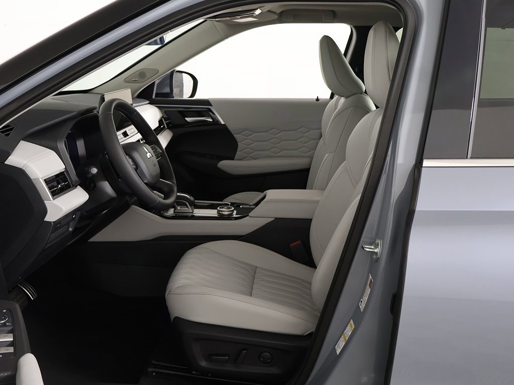 New 2025 Mitsubishi Outlander SEL image 31