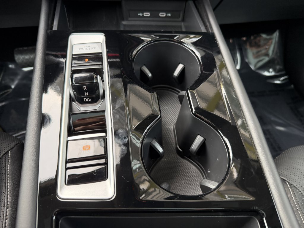 Used 2024 Volkswagen Atlas SEL image 28