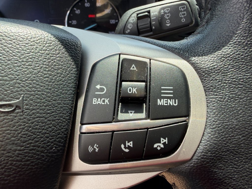 Used 2024 Ford Explorer XLT RWD image 17