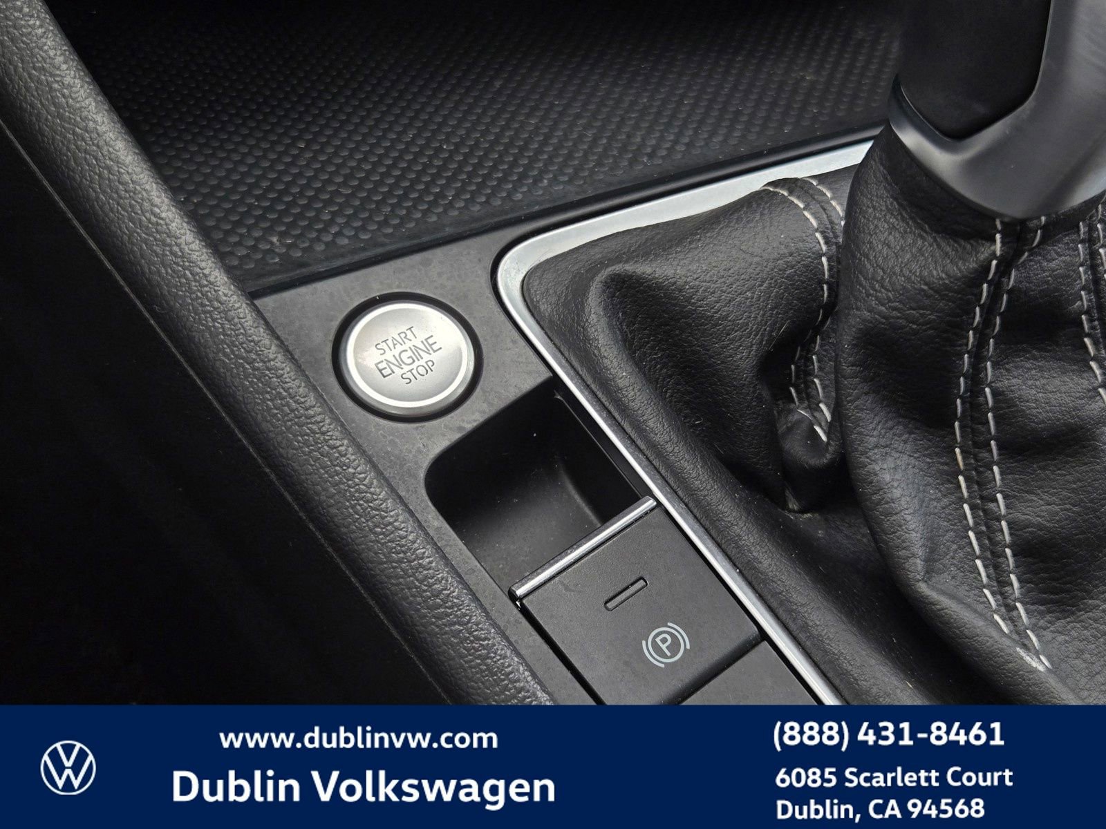 Used 2024 Volkswagen Jetta SE w/ Panoramic Sunroof Package FWD image 19