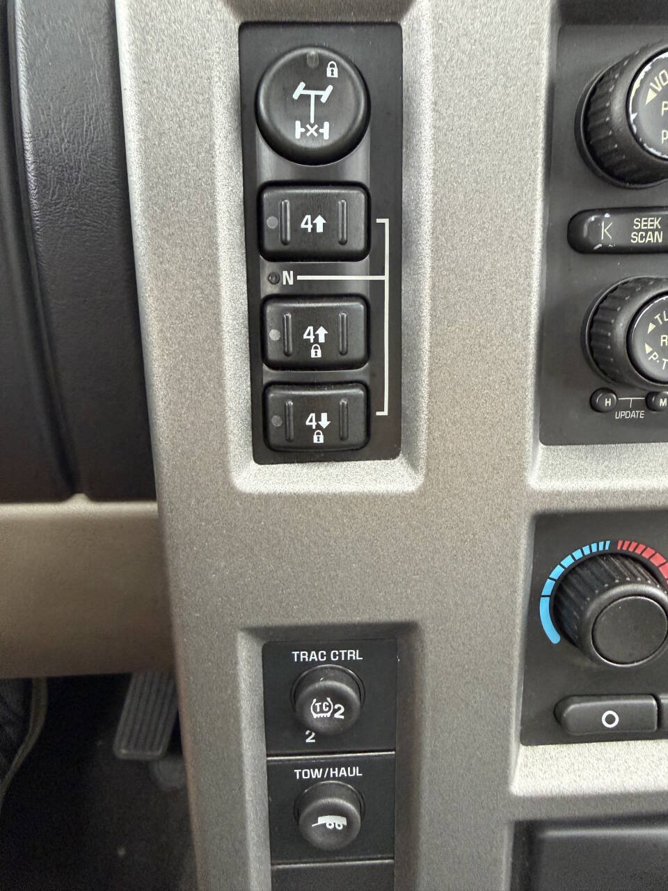 Used 2003 HUMMER H2 w/ Preferred Equipment Group AWD/4WD image 24