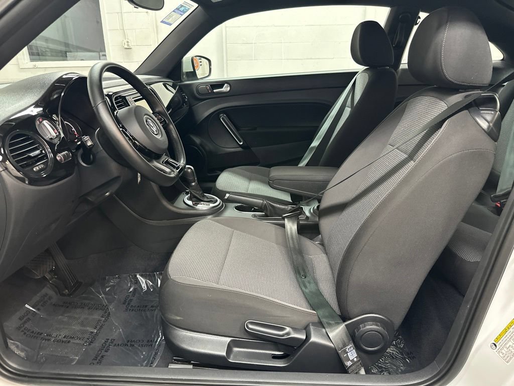 Used 2019 Volkswagen Beetle 2.0T S FWD image 19