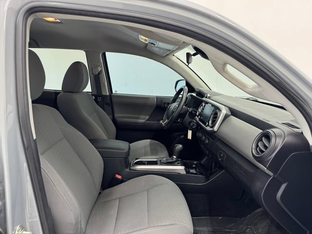 Used 2020 Toyota Tacoma SR5 w/ SR5 Appearance Package (SM) RWD image 16