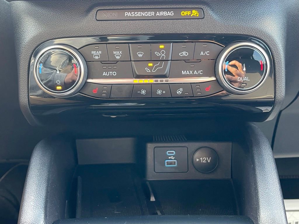 Used 2022 Ford Escape Titanium w/ Titanium Elite Package image 16