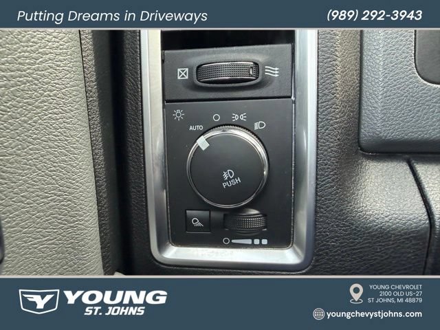 Used 2018 RAM 1500 Classic SLT w/ SLT Plus D←cor Group AWD/4WD image 23