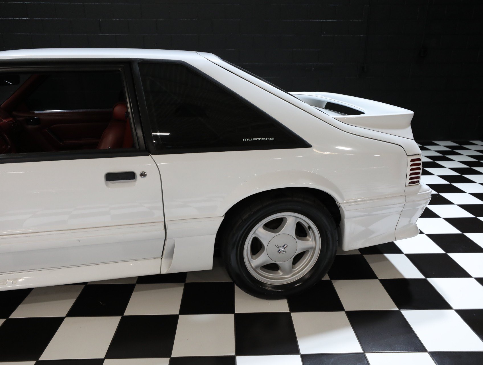 Used 1992 Ford Mustang GT RWD image 29