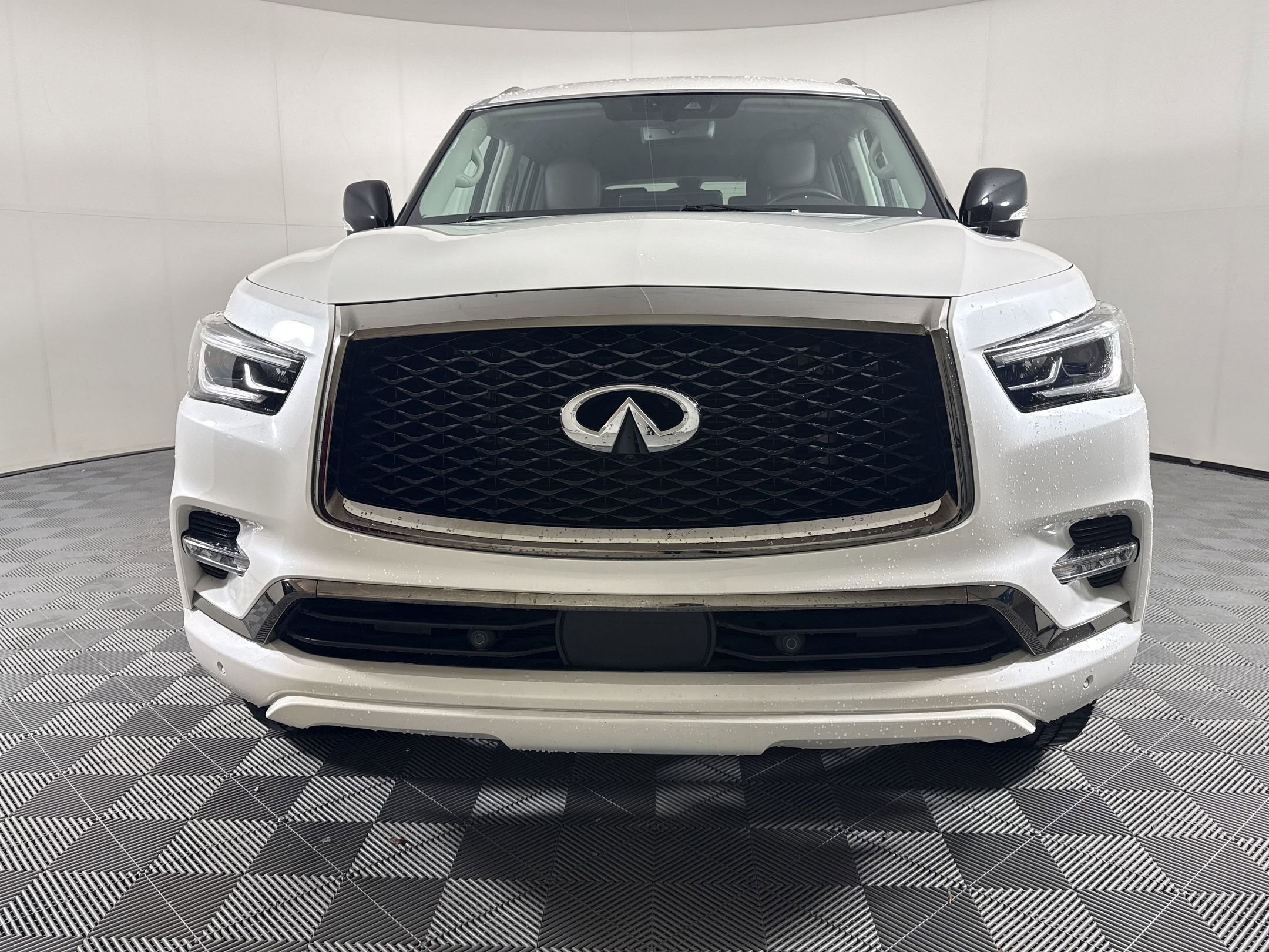 Used 2024 INFINITI QX80 Premium Select w/ All-Season Package RWD image 6