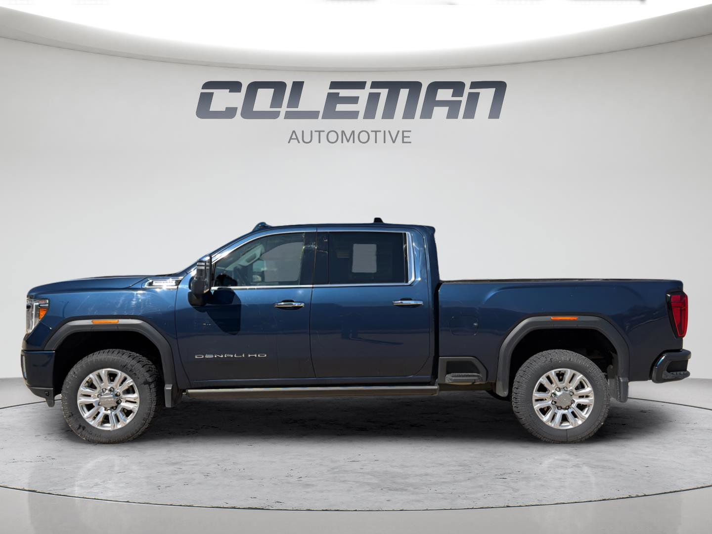 Used 2021 GMC Sierra 2500 Denali w/ Denali Ultimate Package AWD/4WD image 2