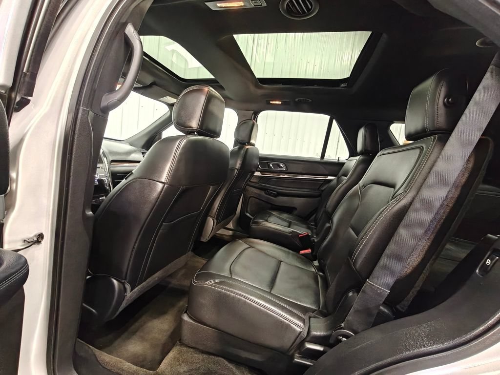 Used 2017 Ford Explorer Limited w/ Equipment Group 301A AWD/4WD image 34
