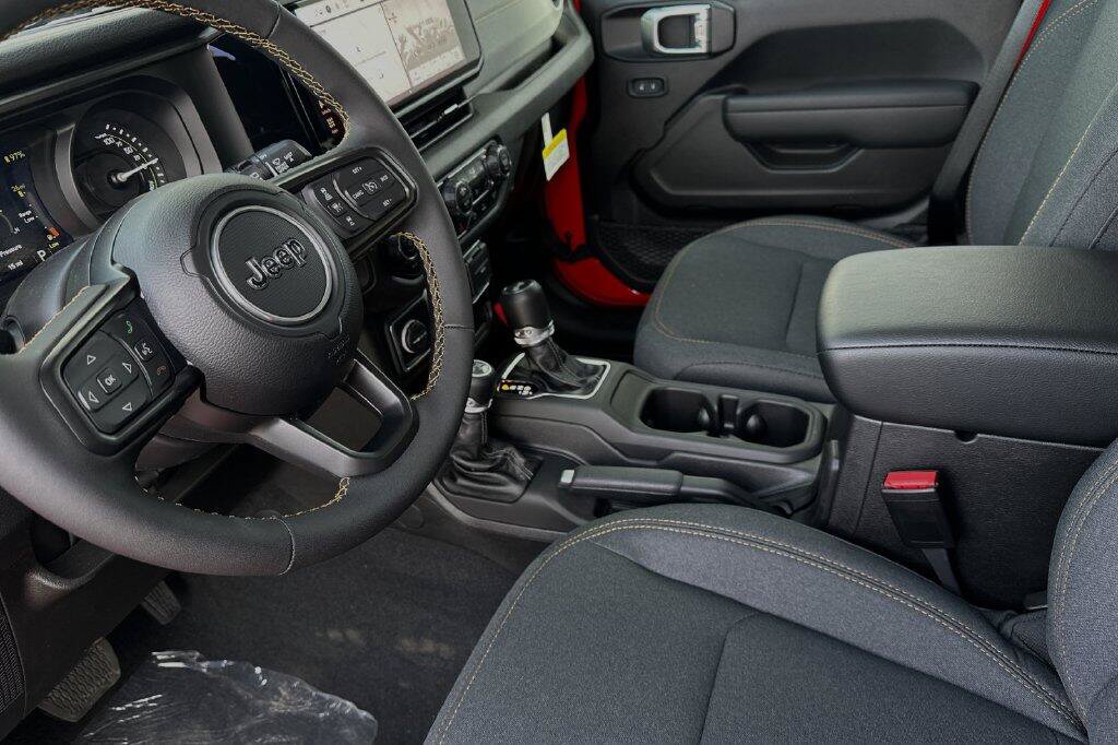 New 2024 Jeep Wrangler Unlimited w/ Convenience Group AWD/4WD image 7