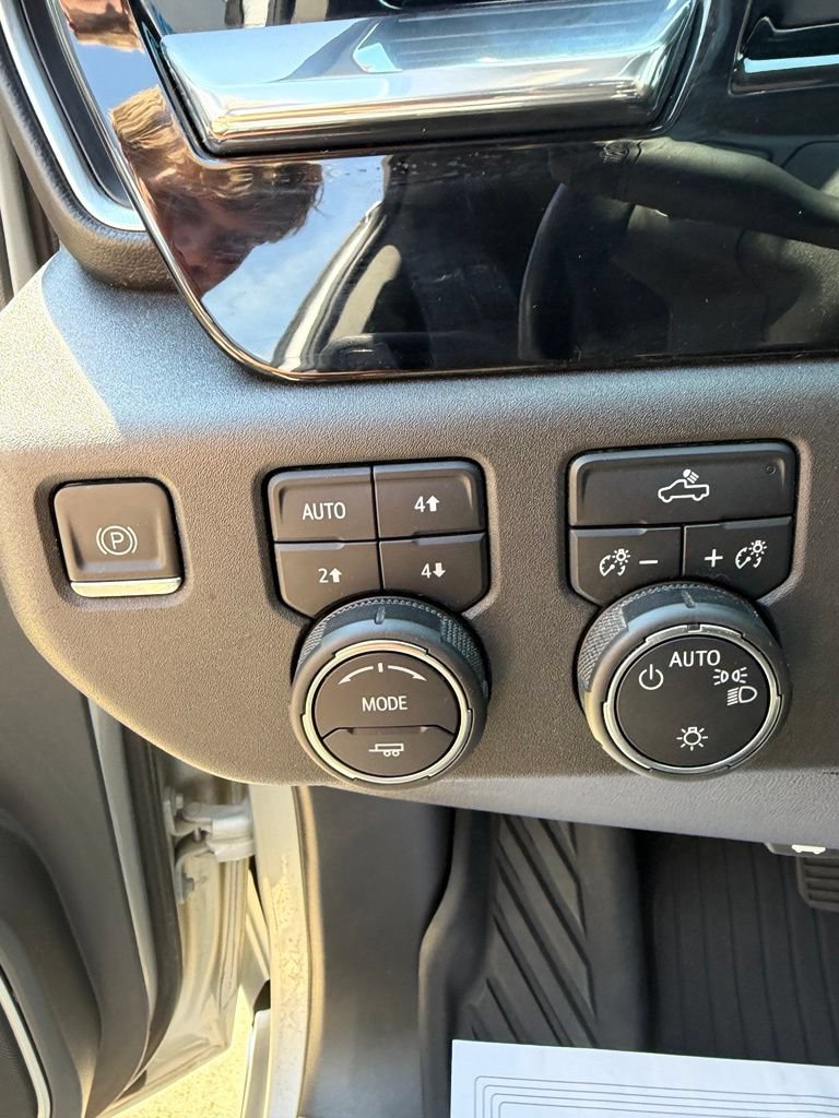 Used 2022 Chevrolet Silverado 1500 LT AWD/4WD image 13