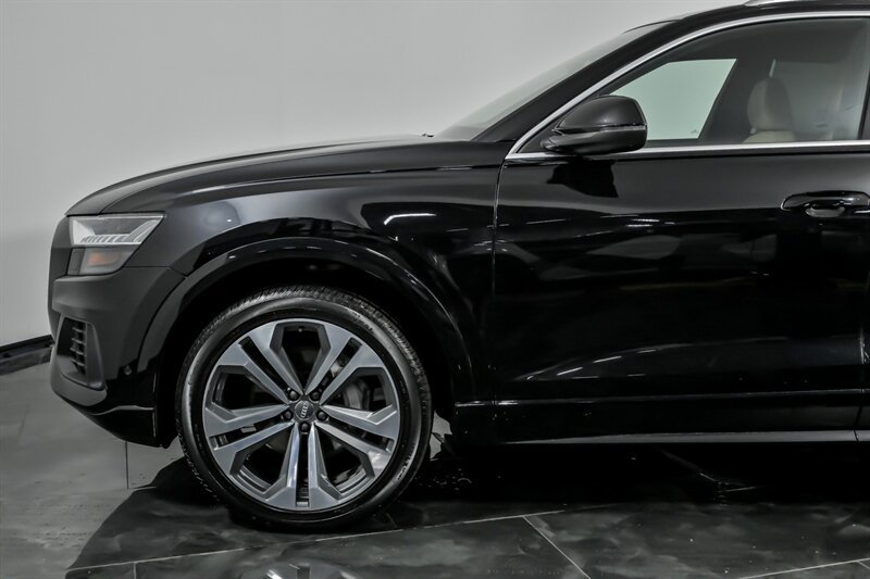 Used 2020 Audi Q8 Prestige AWD/4WD image 6