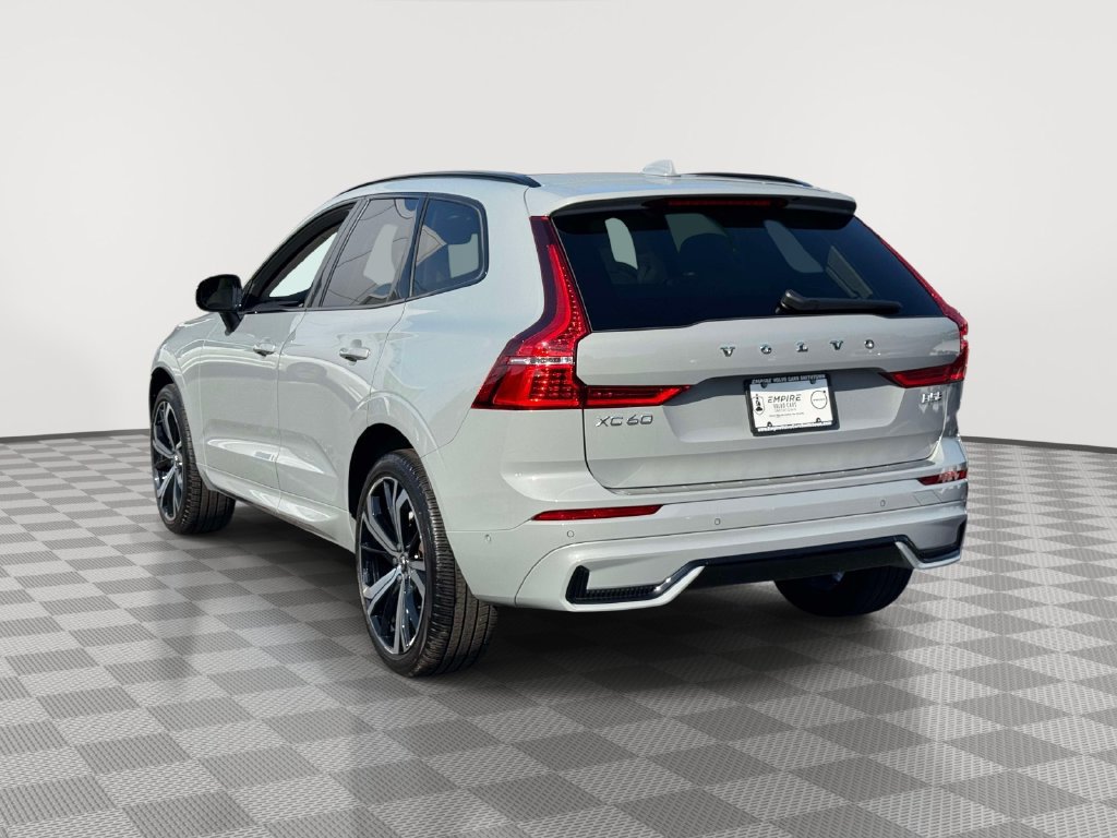 Certified 2025 Volvo XC60 B5 Ultra w/ Protection Package Premier AWD/4WD image 5