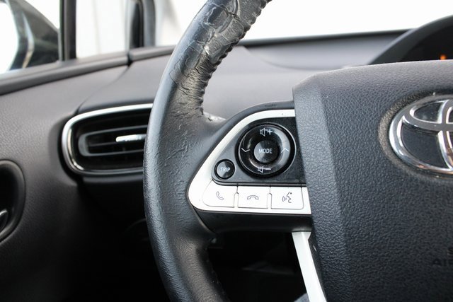Used 2017 Toyota Prius Three image 11