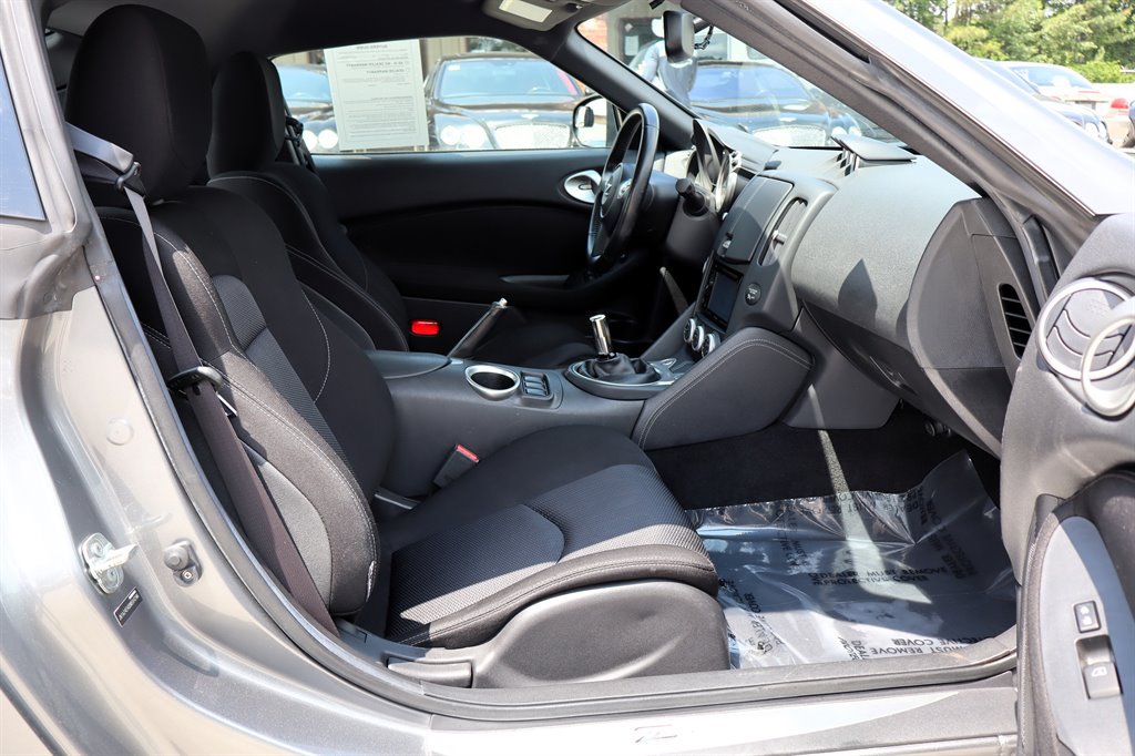Used 2011 Nissan 370Z Coupe w/ Sport Pkg RWD image 22
