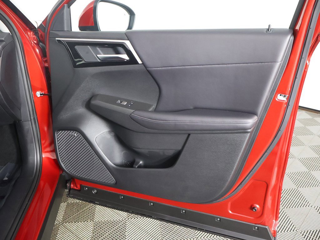 New 2025 Mitsubishi Outlander SE image 26