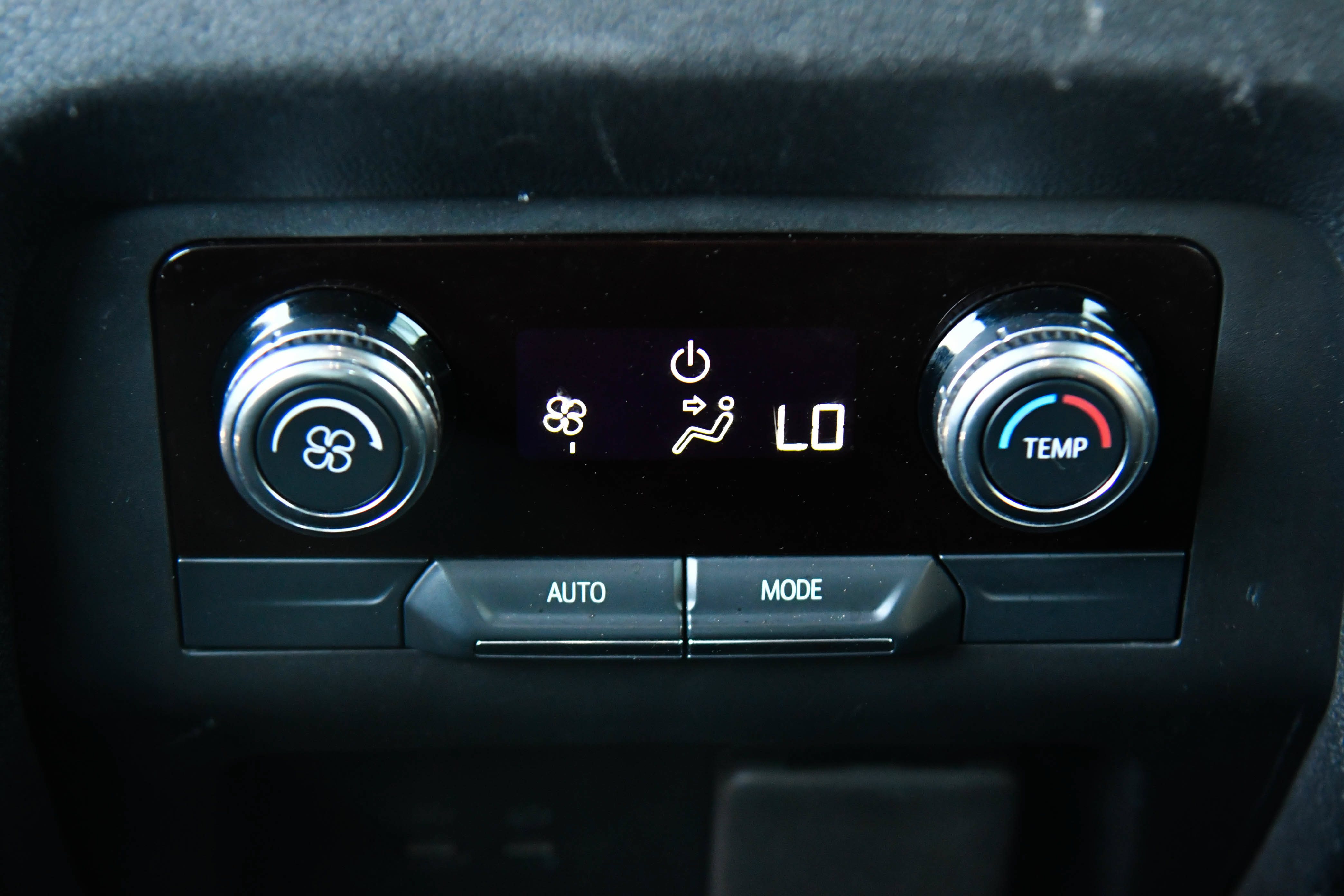Used 2024 GMC Acadia Elevation FWD image 44