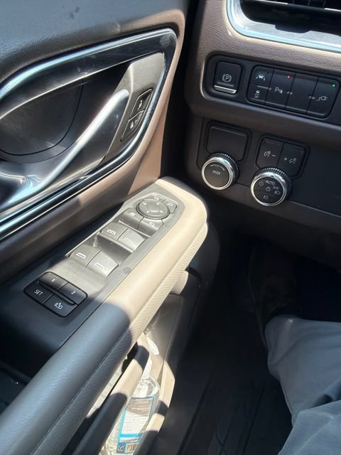 Used 2021 GMC Yukon XL SLT w/ SLT Premium Package RWD image 6