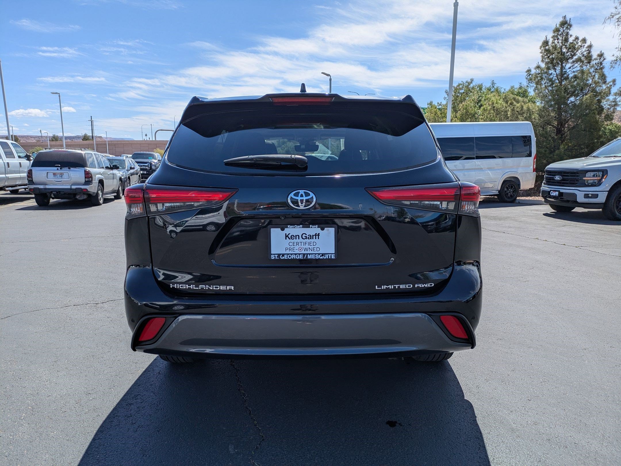 Used 2023 Toyota Highlander Limited AWD/4WD image 4