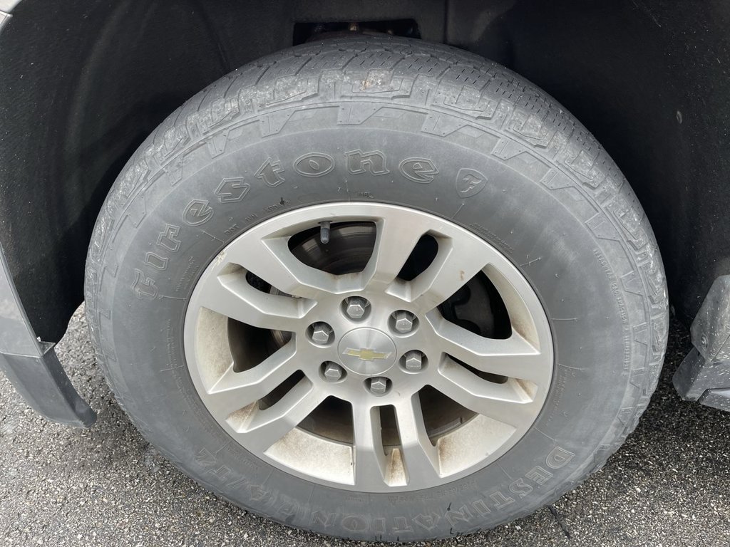 Used 2018 Chevrolet Suburban LT AWD/4WD image 2