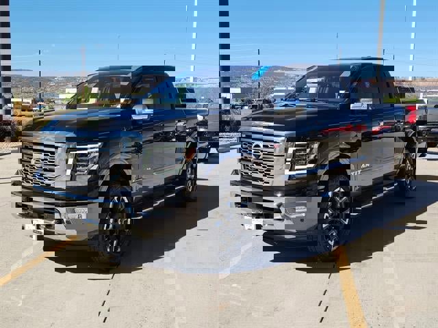 Used 2022 Nissan Titan Platinum Reserve w/ Moonroof Package AWD/4WD image 2
