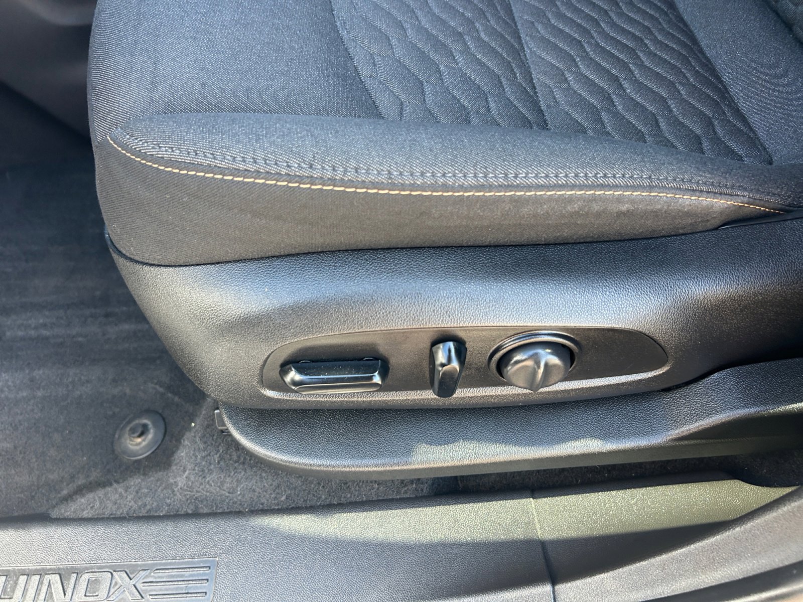 Used 2019 Chevrolet Equinox LT image 14