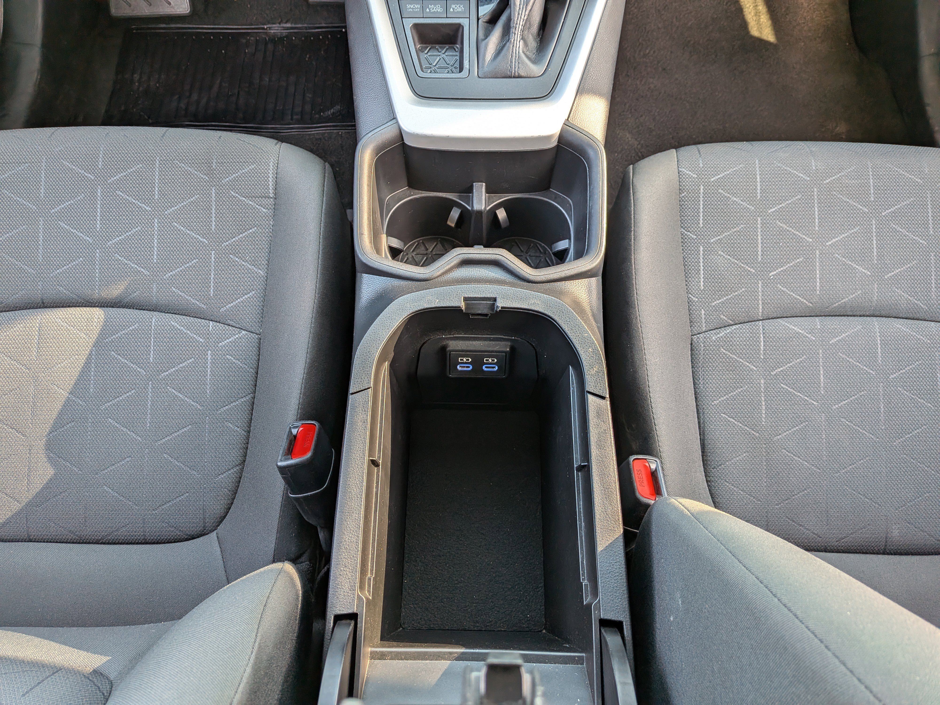 Certified 2022 Toyota RAV4 XLE AWD/4WD image 28