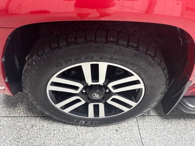 Used 2022 Toyota 4Runner Limited AWD/4WD image 4