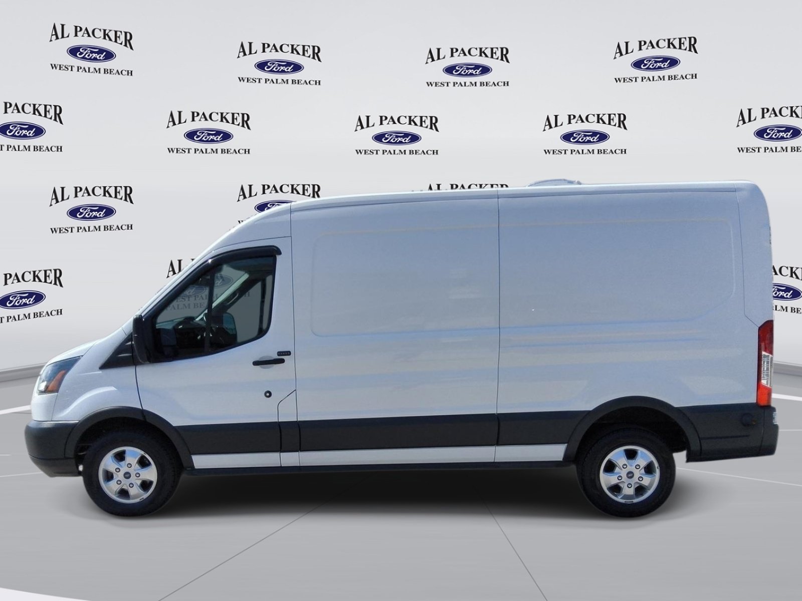 Used 2017 Ford Transit 250 148 Medium Roof RWD image 2