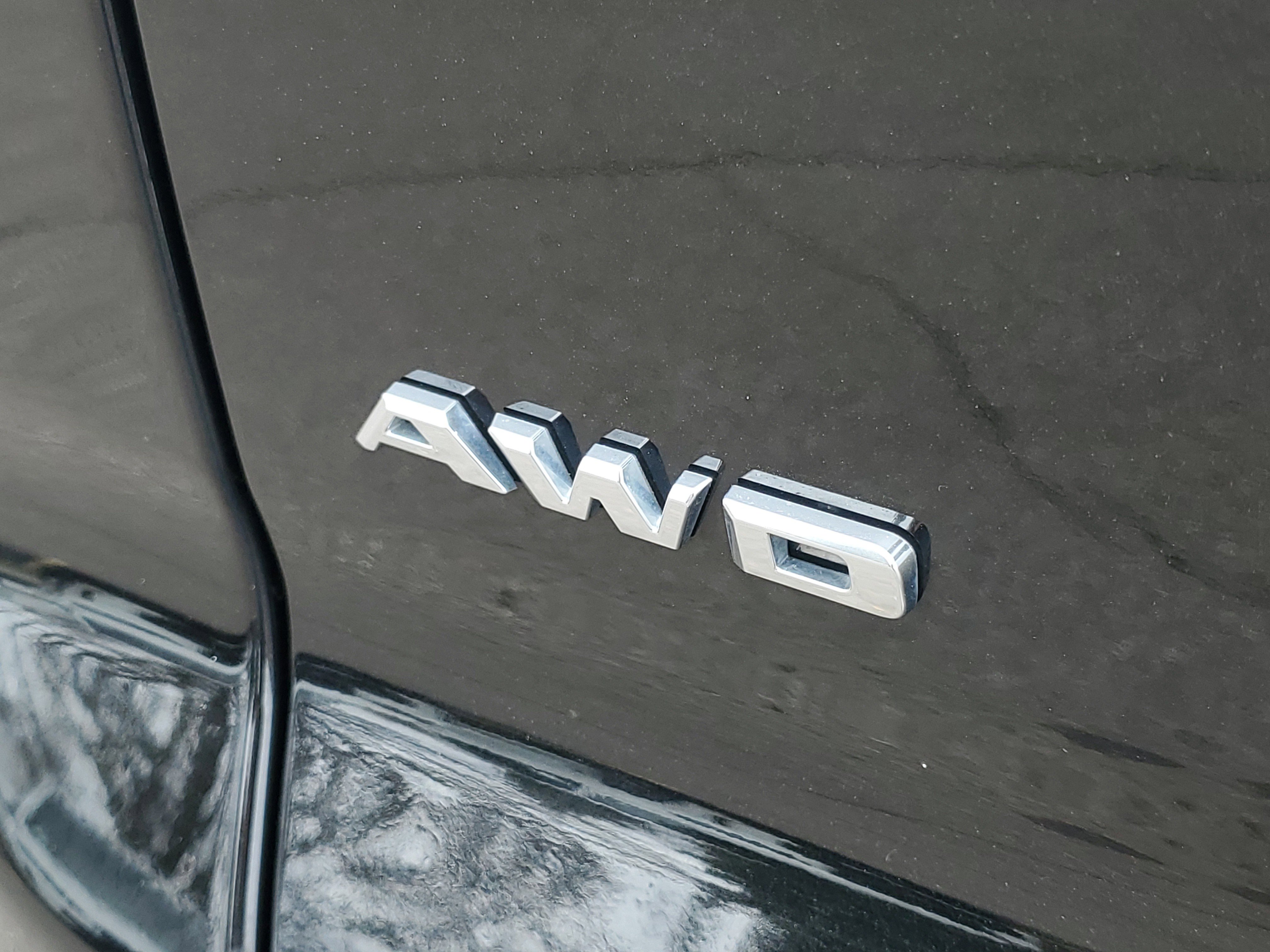 Used 2020 Cadillac XT4 Premium Luxury w/ Enhanced Visibility Package image 30