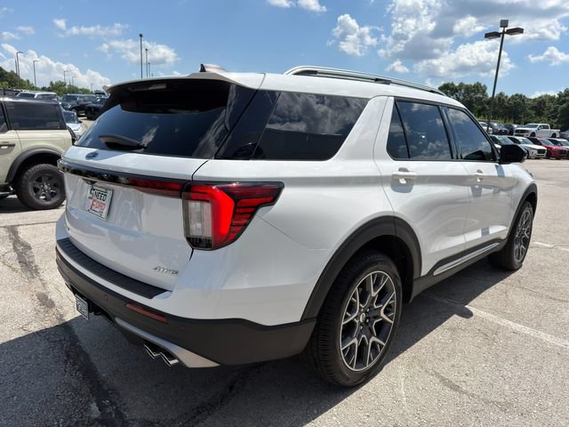 Used 2025 Ford Explorer Platinum w/ Ultimate Package AWD/4WD image 7