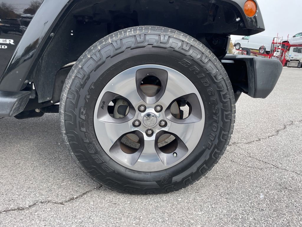 Used 2017 Jeep Wrangler Unlimited Sahara w/ Connectivity Group image 46