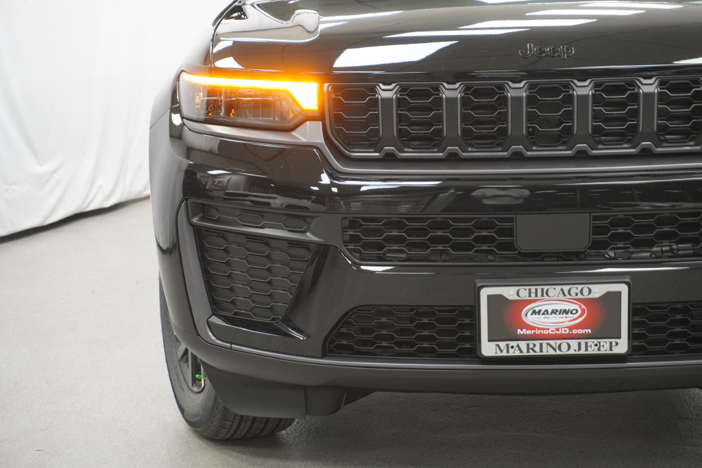 New 2026 Jeep Grand Cherokee Altitude AWD/4WD image 6