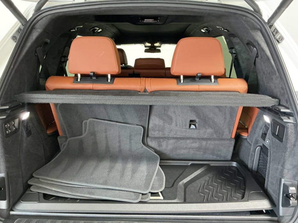 Certified 2026 BMW X7 M60i w/ Executive Package AWD/4WD image 32